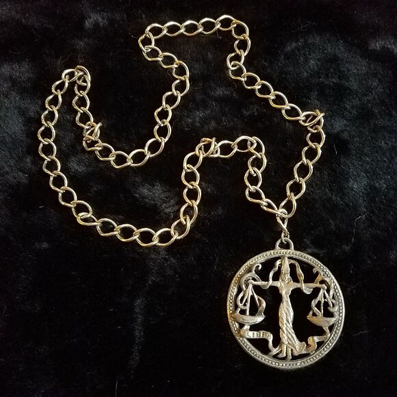 Vintage Zodiac Jewelry, 1960s Sign of Libra Pendant on Chain - Picture 5 of 6
